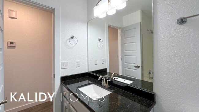 Building Photo - 5921 SE 88th St