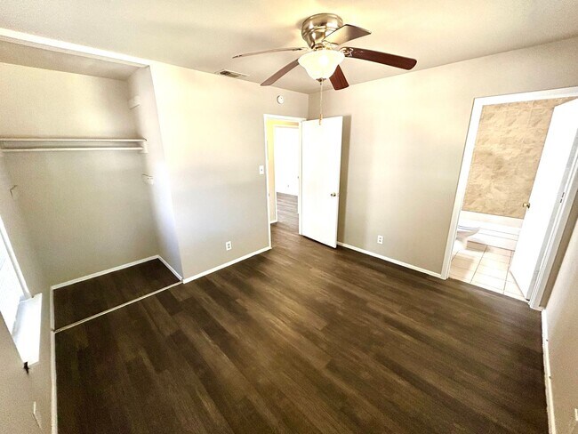 Building Photo - *COMING SOON* Cozy & Convenient – 3 Bedroom Home Near Shopping & Highways!