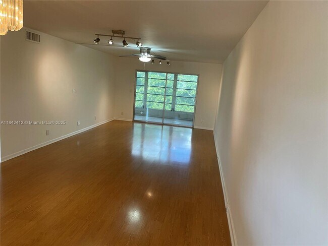 Building Photo - 2103 Lucaya Bend