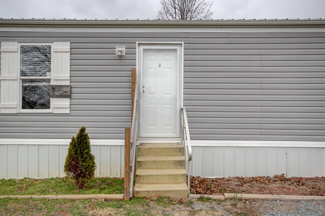 Building Photo - 295 Seays Rd