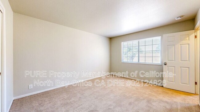 Building Photo - 5075 Charmian Dr