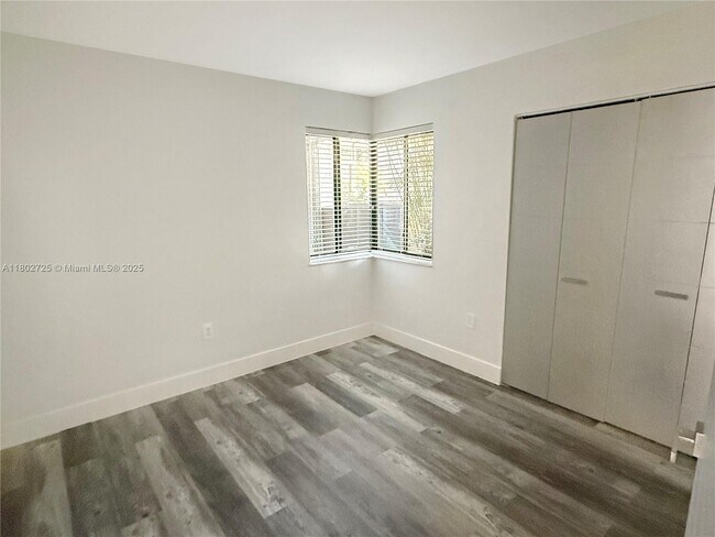 Building Photo - 9766 SW 138th Ave