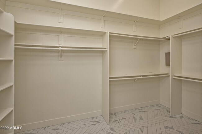 Building Photo - 22420 N 48th St