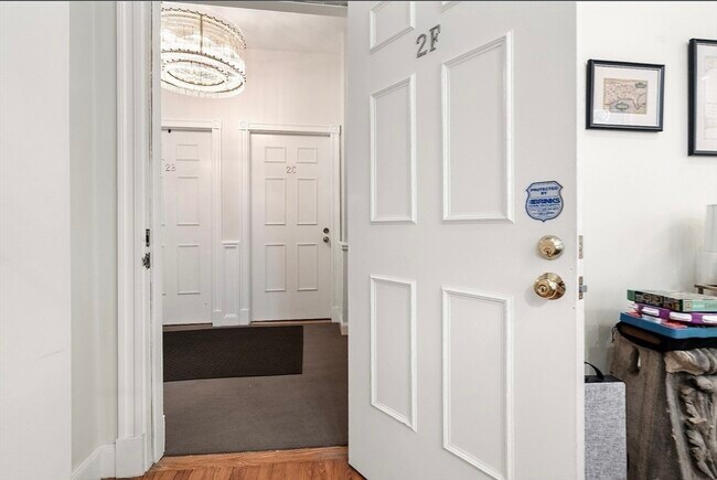 Building Photo - 341 Beacon St
