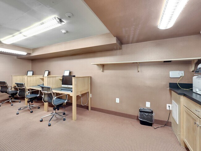 Building Photo - 950 25th St NW