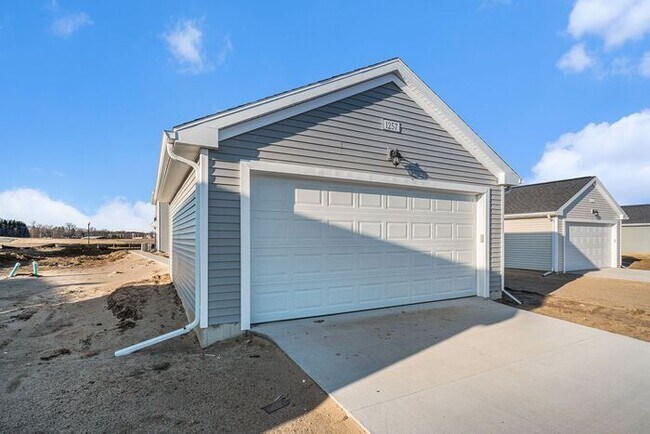 Building Photo - 6204 Aurelius Rd