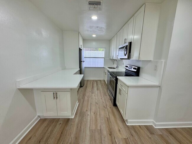 Building Photo - 1235 Beach Rd