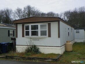Building Photo - 11 Woodland Dr