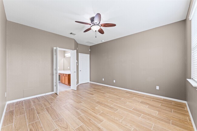 Building Photo - 1706 Zeppelin Cir