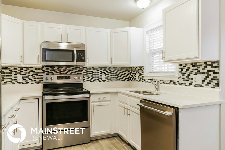 Building Photo - 160 Cedarhurst Ln