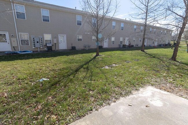 Building Photo - 5000 Derby Ridge Dr