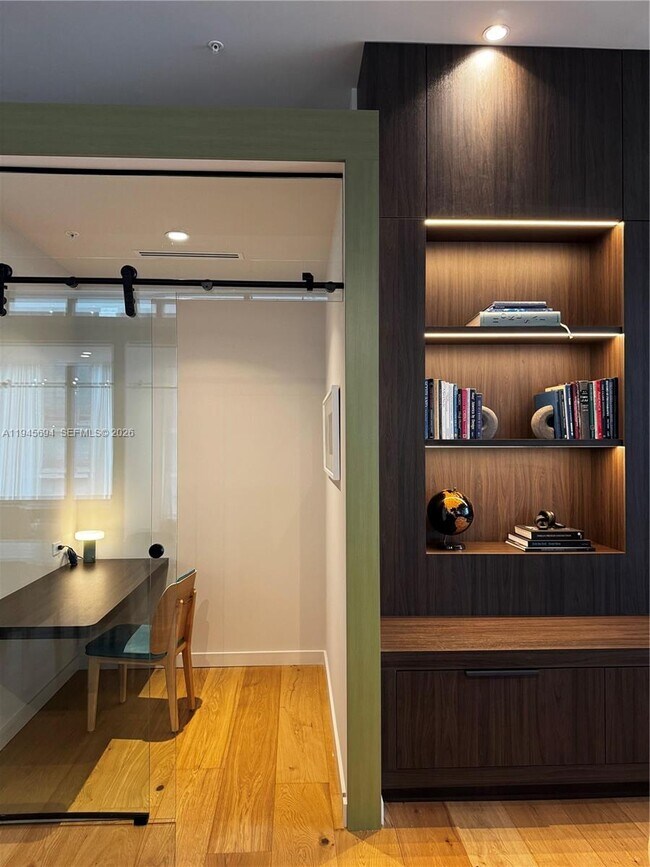 Building Photo - 11 NE 6th St