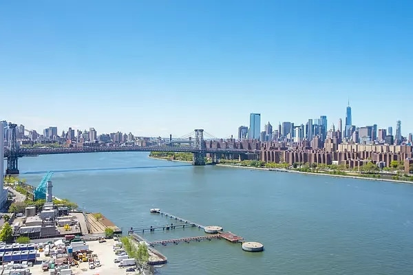 Building Photo - 2 Northside Piers