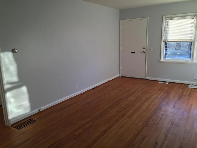 Building Photo - 2406 Southeast 52nd Avenue