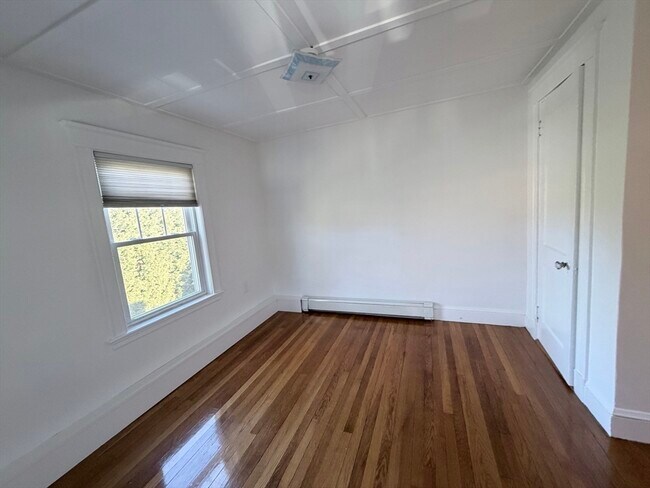 Building Photo - 9 Hollis St