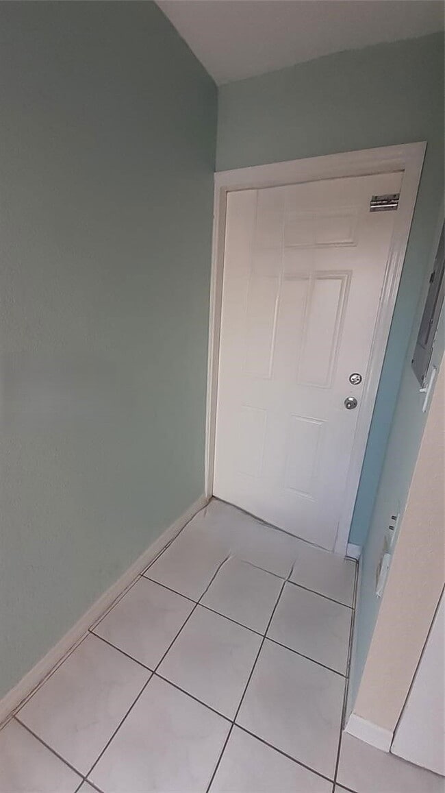 Building Photo - 7640 NW 182nd Terrace