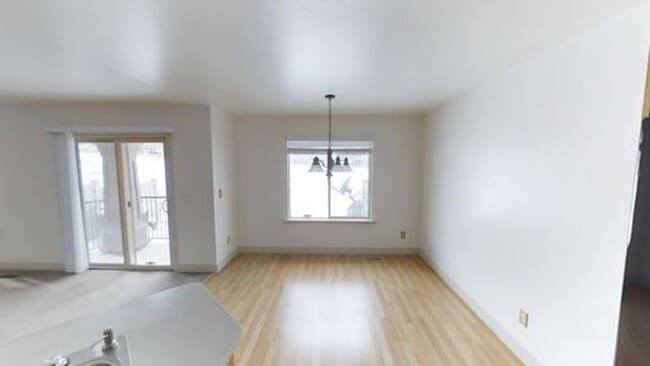 Building Photo - A PERFECT TOWNHOME IN EAGLE MOUNTAIN