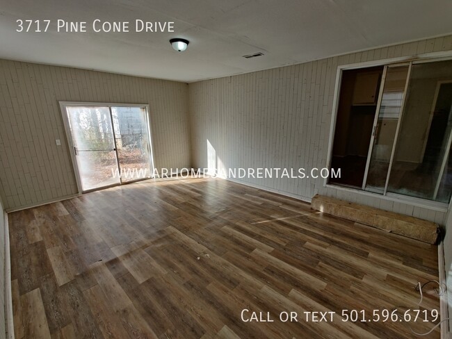 Building Photo - 3717 Pine Cone Dr