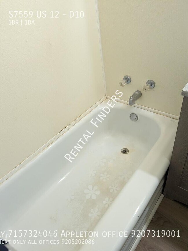 Building Photo - S7559 US-12