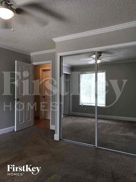 Building Photo - 17424 Kentucky Rd