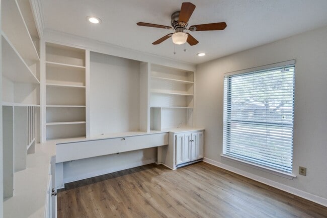Building Photo - Beautiful and bright Plano home with updates