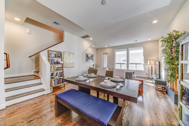 Building Photo - 320 Eado Park Cir