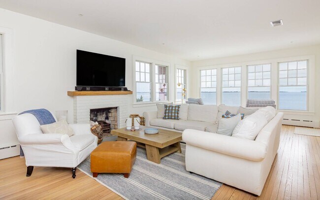 Building Photo - 6 Bay Rd