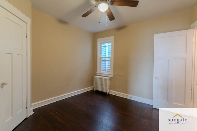 Building Photo - 414 Elrino St