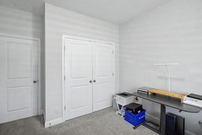 Building Photo - 303 Alder Pass