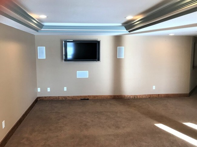 Building Photo - Lovely Basement Apartment in Highlands Ranch