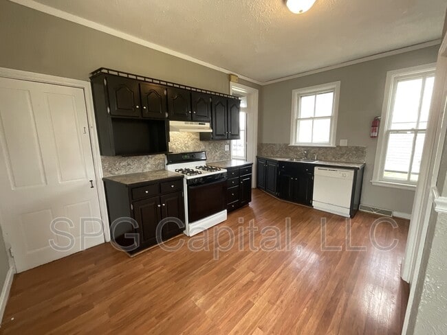 Building Photo - 424 Third Street