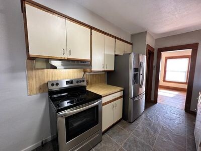 Building Photo - 2551 Eastern Ave SE