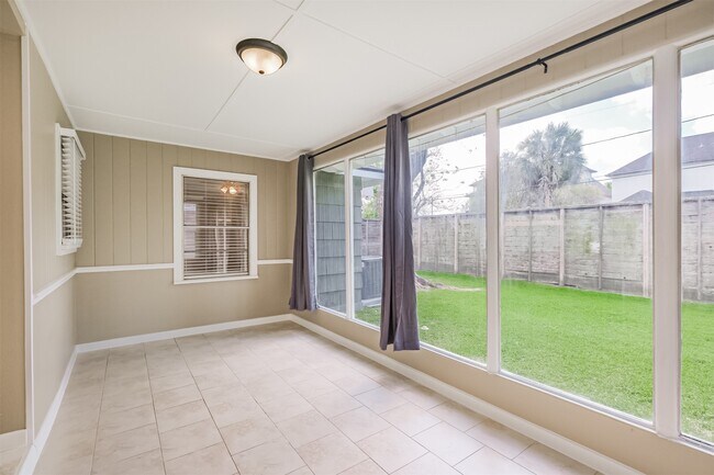 Building Photo - 4613 Braeburn Dr