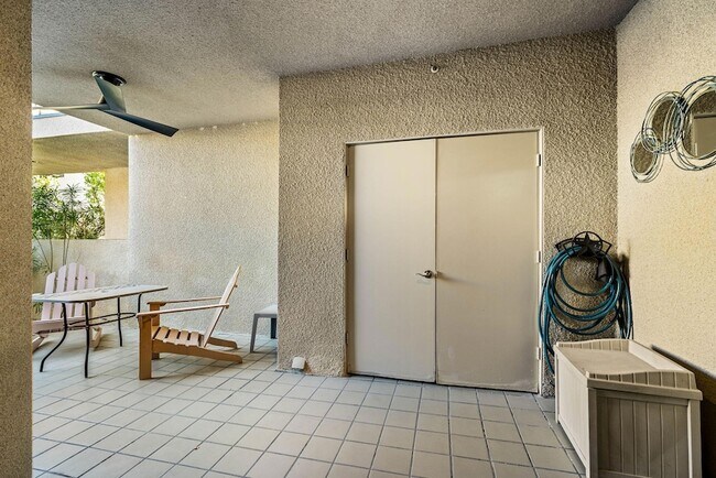 Building Photo - 255 S Avenida Caballeros