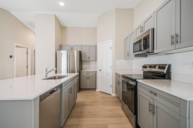 Building Photo - 1345 Derry Ave