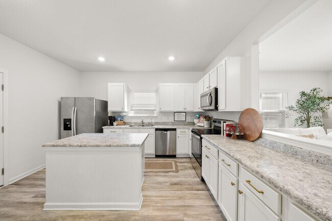 Building Photo - 39 Bluebeech St