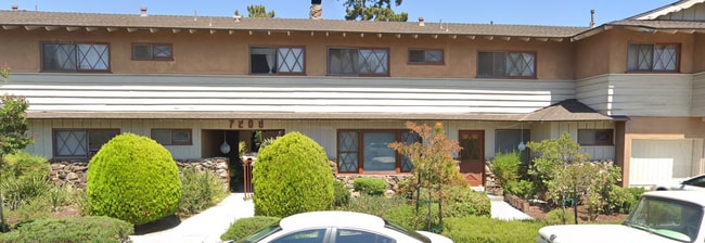 Building Photo - 7208 Lotus Ave