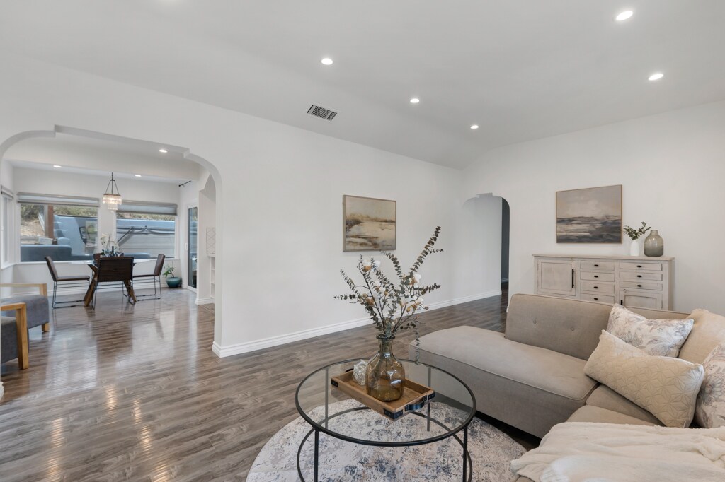 Building Photo - 19419 Oxnard St