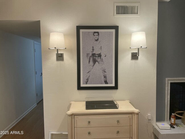 Building Photo - 8526 E Vista Del Lago