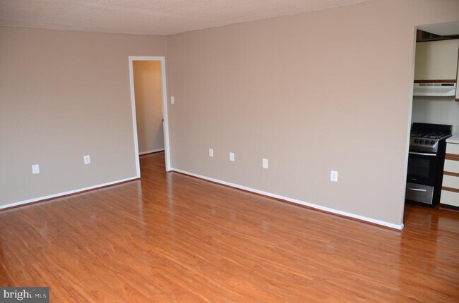 Building Photo - 2500 N Van Dorn St