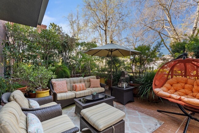 Building Photo - 200 N Swall Dr