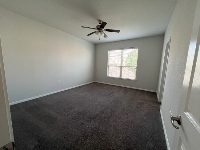 Building Photo - 917 Durness Dr