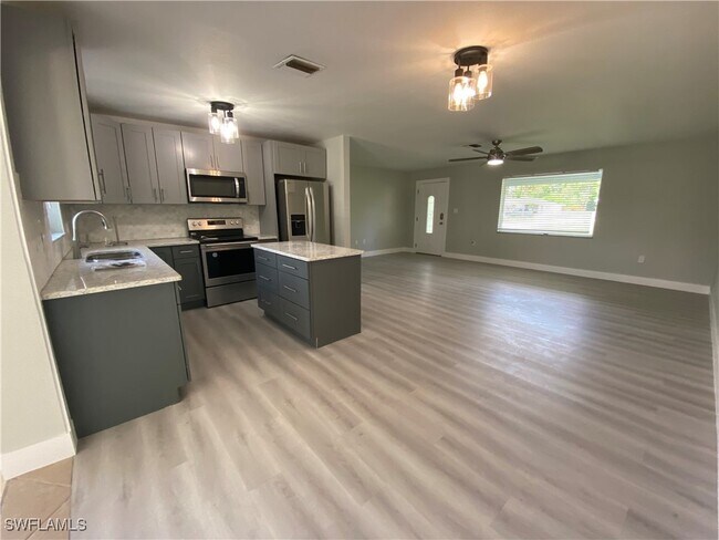 Building Photo - 126 Brooks Rd