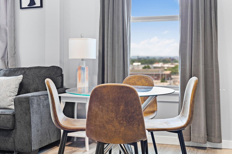 Building Photo - 95 Broadway-SI ID1240362P