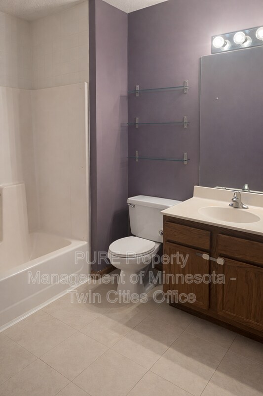 Building Photo - 1117 Pecks Woods Dr