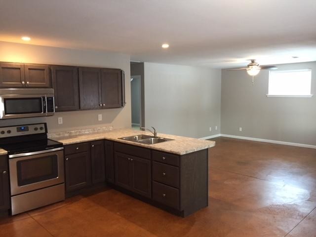 Primary Photo - 2310 Waterview Dr
