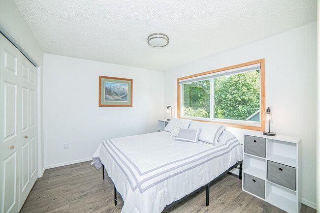 Building Photo - 4801 Canterbury Way