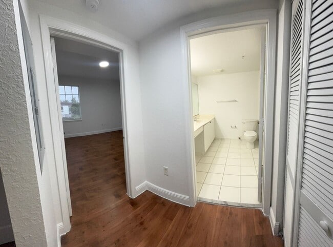 Building Photo - Great Location!  Limited Time Offer: Up to $2,000 Move-In Credit + Free Utility Connection