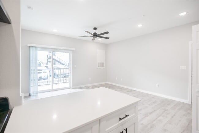 Building Photo - 2101 Reinke Rd