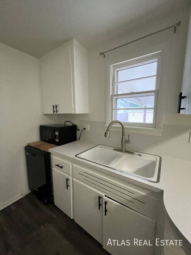 Building Photo - 5110 S Pearl St